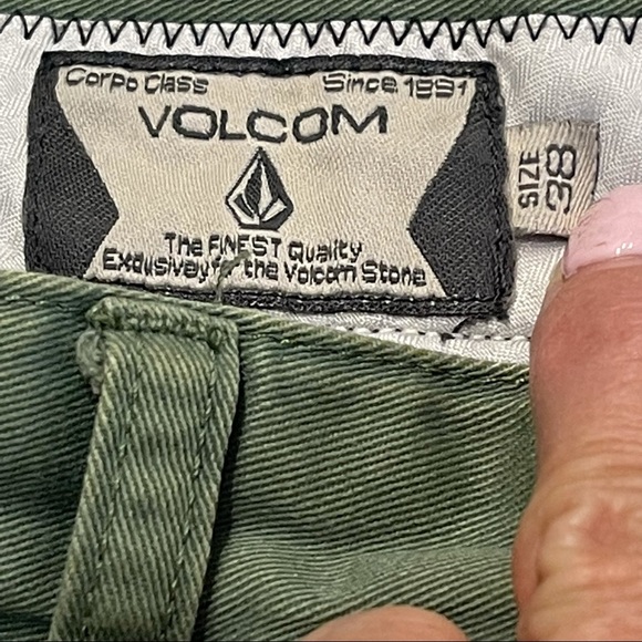 VOLCOM Men’s Monty Block Green Stripe Shorts Size 38 - Picture 5 of 7